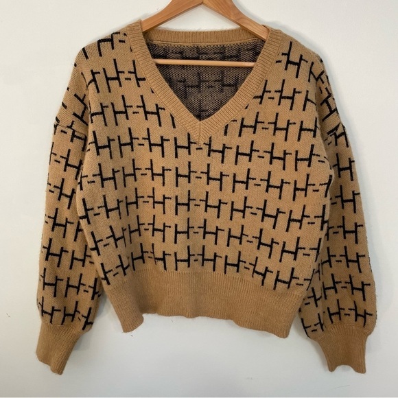 💫 Oversized Knit V-Neck Balloon Sleeve Sweater - Picture 3 of 4